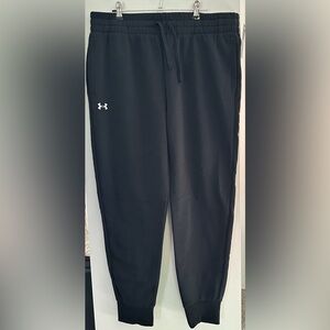 Under Armour Women's Rival Fleece Jogger
Size Large - NWT - Black